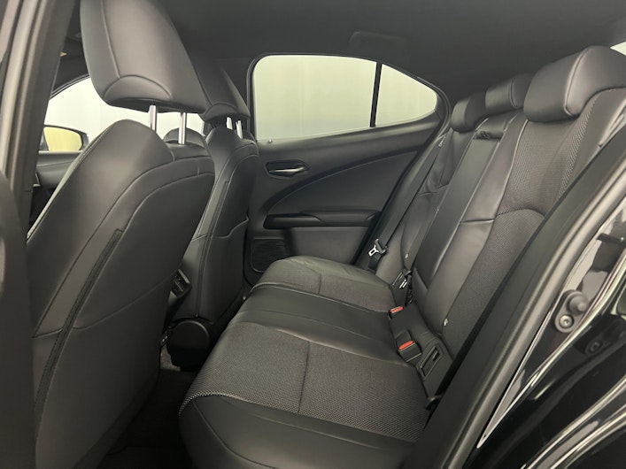 Vehicle image LEXUS UX