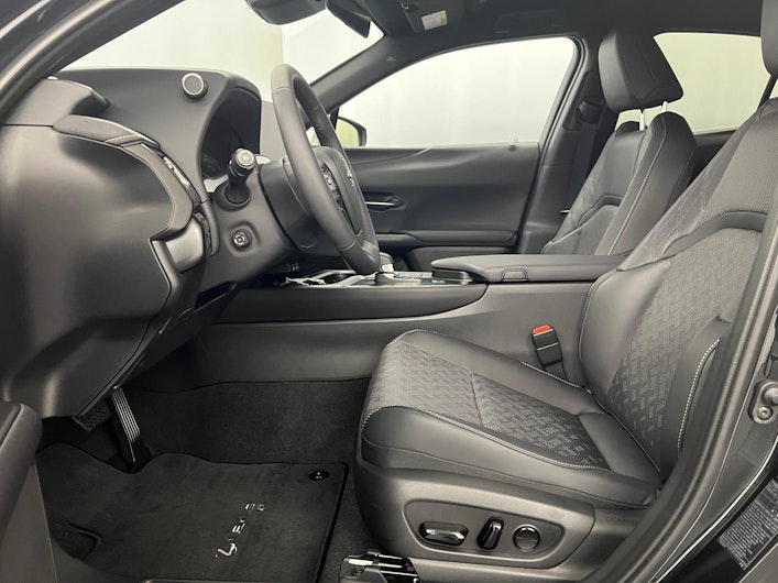 Vehicle image LEXUS UX