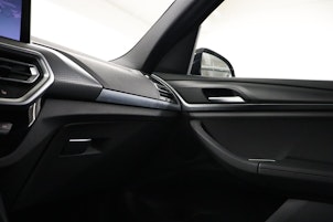 Vehicle image BMW X3 20d xDrive paddles