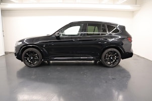 Vehicle image BMW X3 20d xDrive paddles
