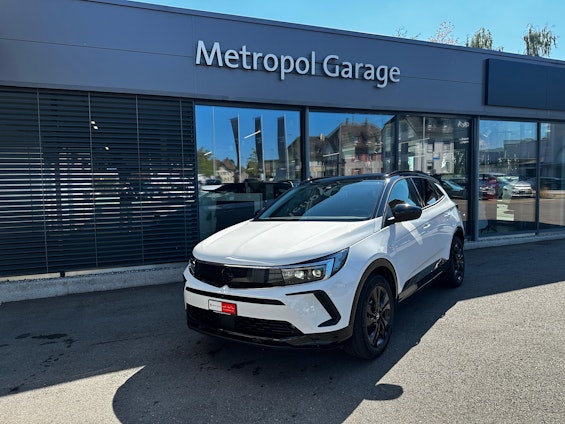 First vehicle image