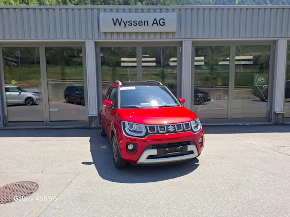 First vehicle image