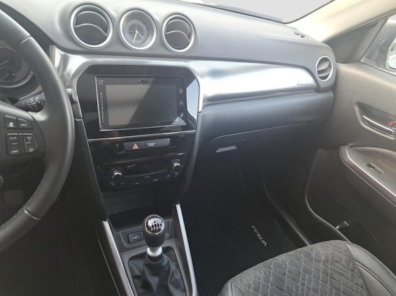 Vehicle image 12