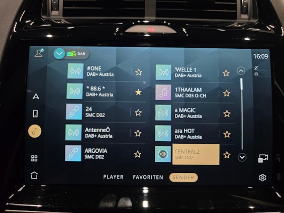 Vehicle image 15