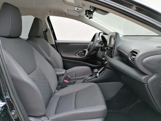 Vehicle image 6