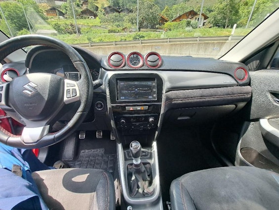 Vehicle image 9