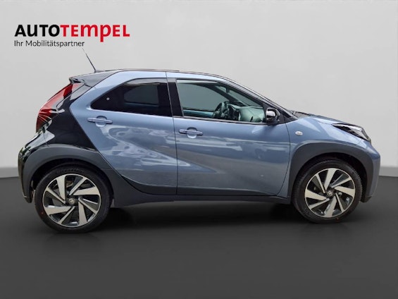 Vehicle image 12 Vehicle image 12