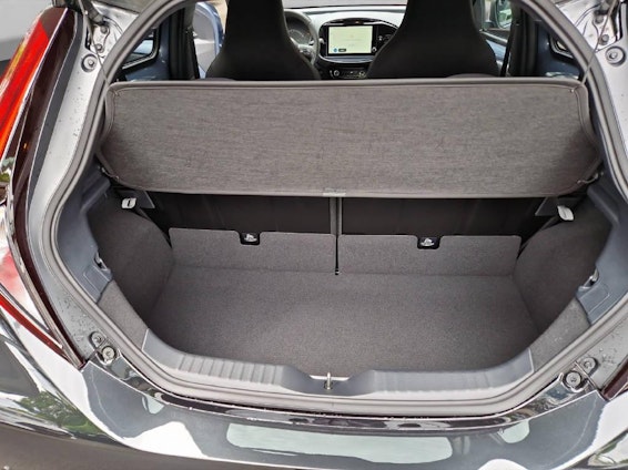 Vehicle image 8 Vehicle image 8