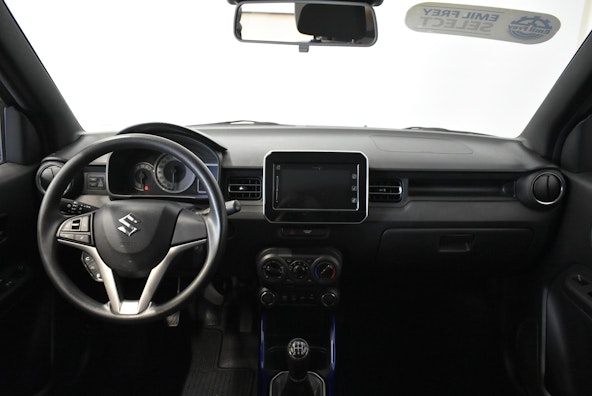 Vehicle image 6