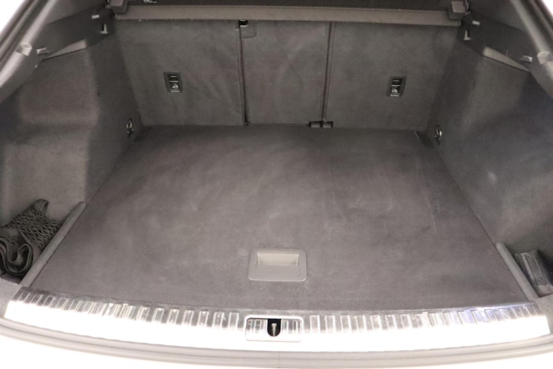 Vehicle image AUDI Q3