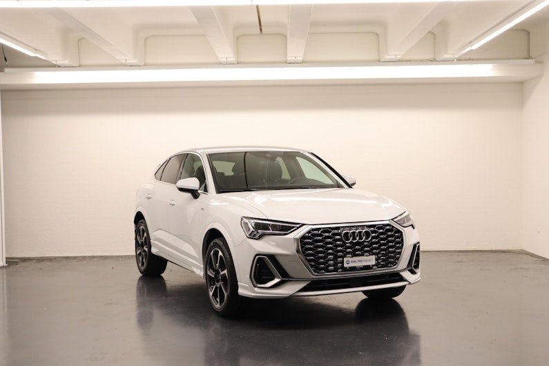 Vehicle image AUDI Q3
