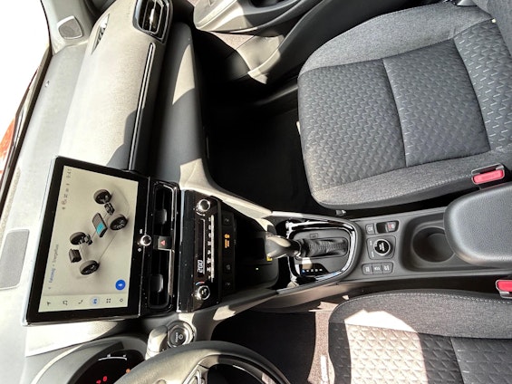 Vehicle image 15