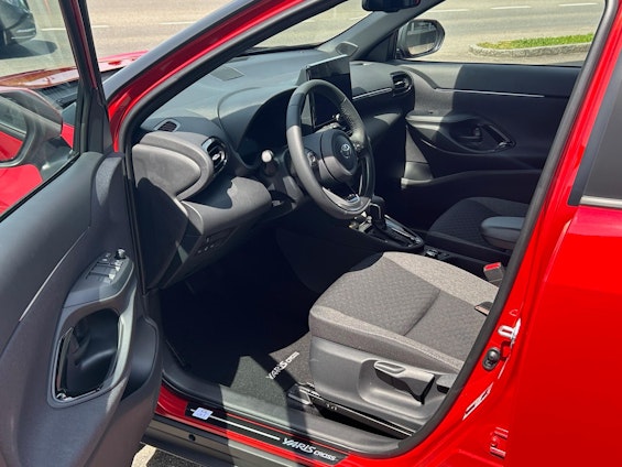 Vehicle image 9