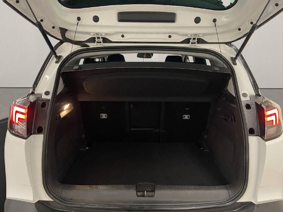 Vehicle image 12 Vehicle image 12