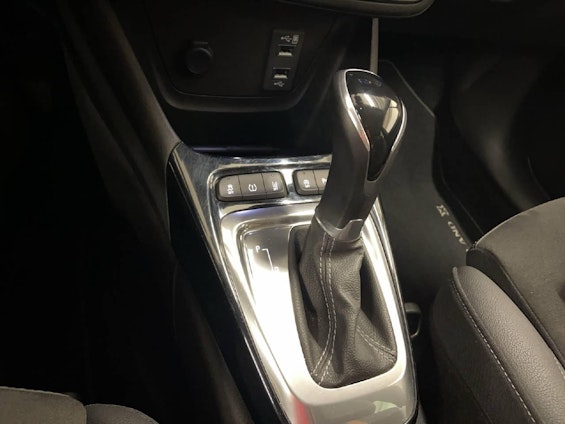 Vehicle image 8 Vehicle image 8