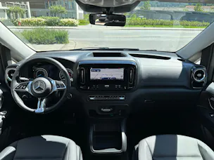 Mercedes-Benz eVito 129 KB TOURER PRO Lang 4x2