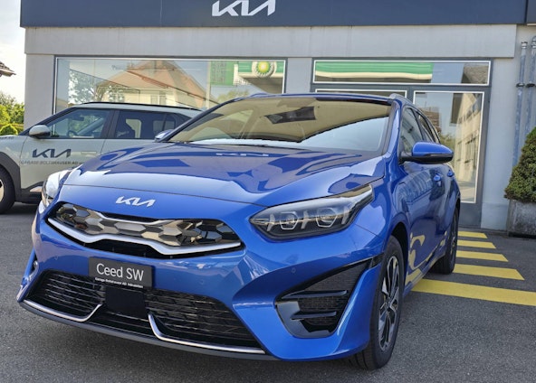 First vehicle image First vehicle image