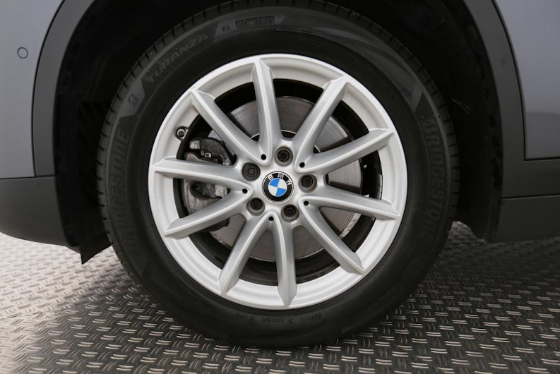 Vehicle image BMW X1