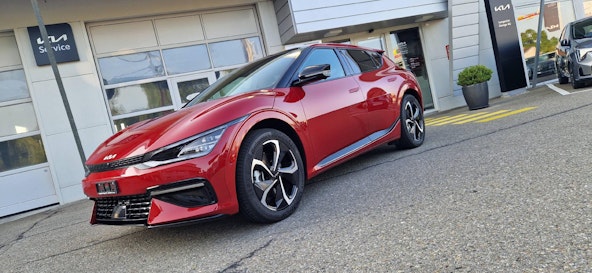 First vehicle image