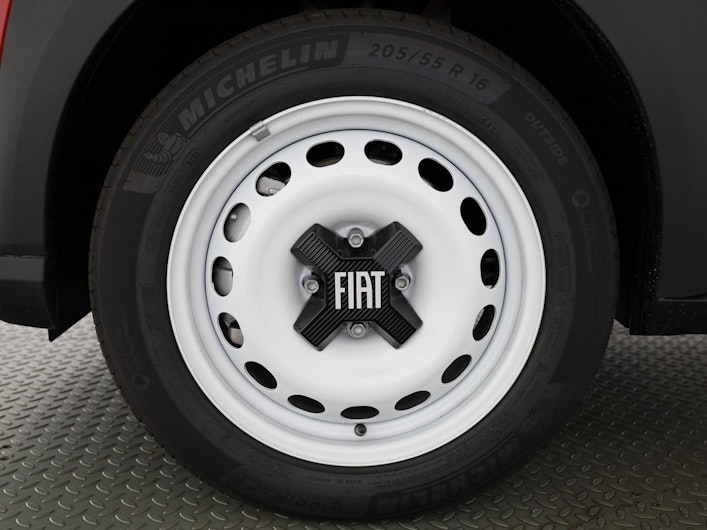 Vehicle image FIAT GRANDE PANDA