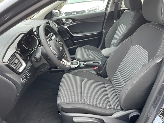 Vehicle image 10 Vehicle image 10