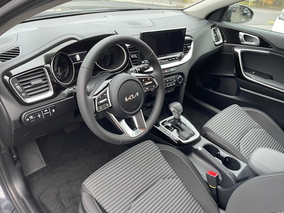 Vehicle image 8 Vehicle image 8