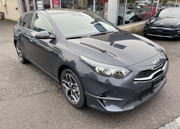 First vehicle image First vehicle image