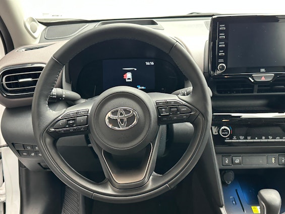 Vehicle image 7