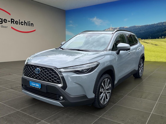First vehicle image