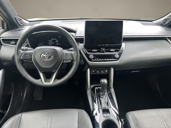 Vehicle image 13