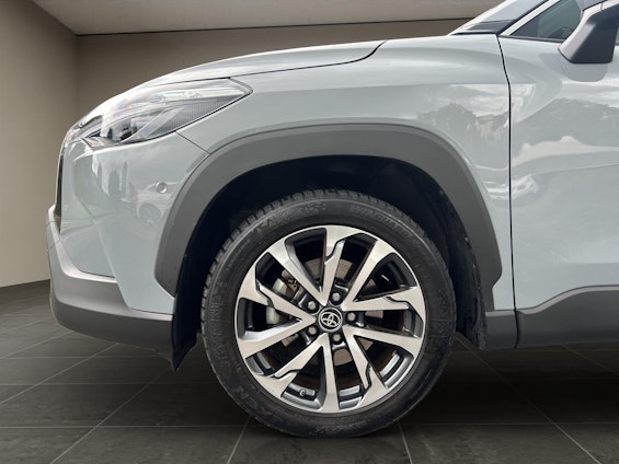 Vehicle image 15