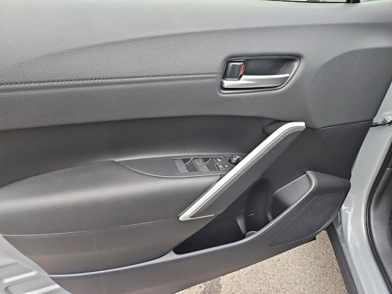 Vehicle image 10 Vehicle image 10