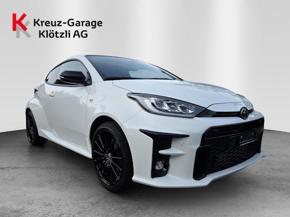 First vehicle image