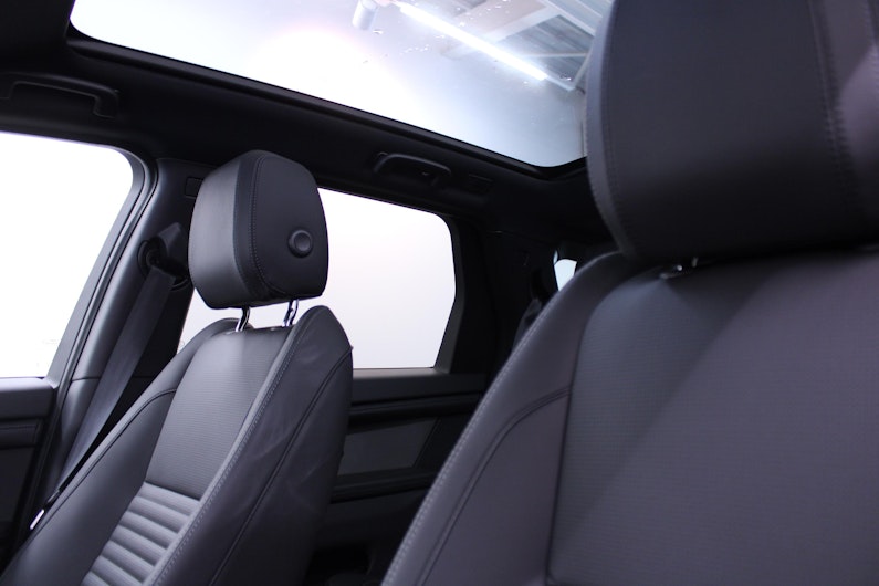 Vehicle image LAND ROVER DISCOVERY SPORT