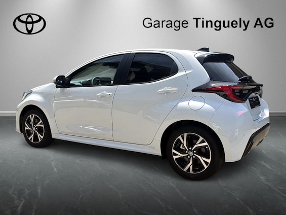 Vehicle image 5