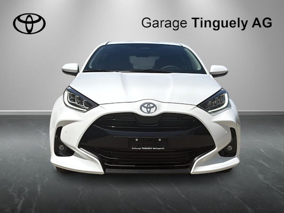 First vehicle image