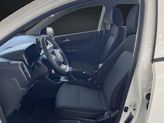 Vehicle image 8 Vehicle image 8