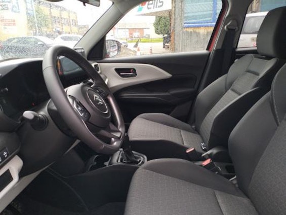 Vehicle image 11