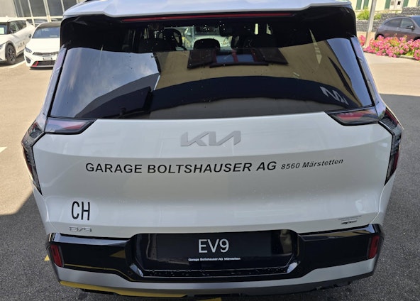 Vehicle image 3 Vehicle image 3