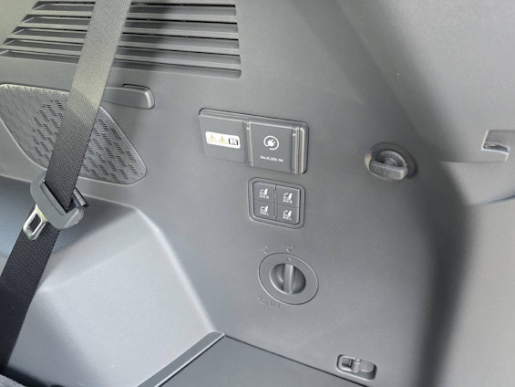 Vehicle image 6 Vehicle image 6