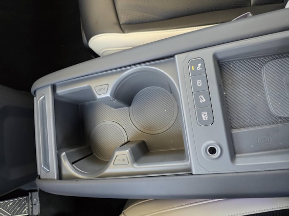 Vehicle image 15 Vehicle image 15