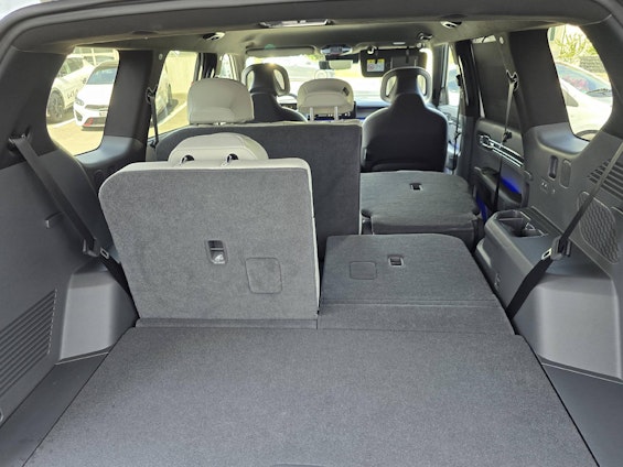 Vehicle image 5 Vehicle image 5