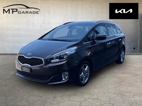 First vehicle image