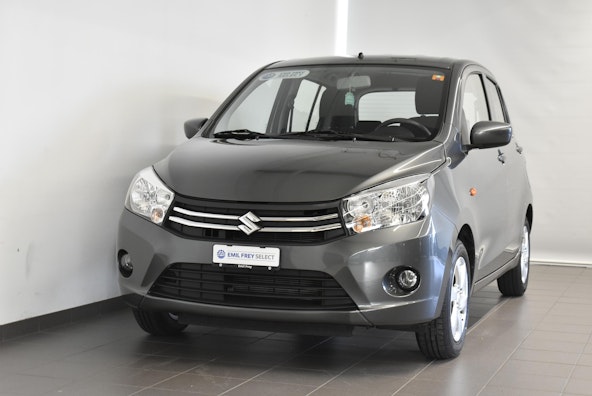 First vehicle image