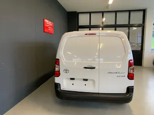 Toyota PROACE CITY Van L2 52KWh Active