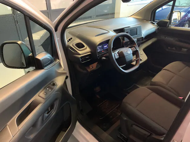 Toyota PROACE CITY Van L2 52KWh Active