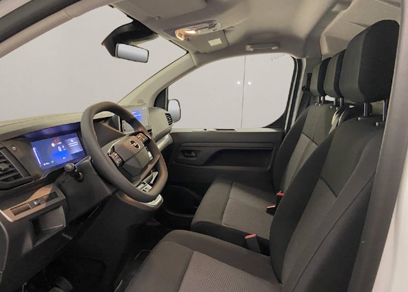 Vehicle image 4 Vehicle image 4