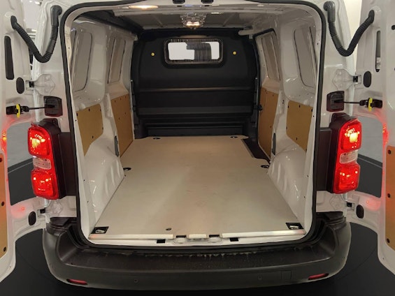 Vehicle image 11 Vehicle image 11