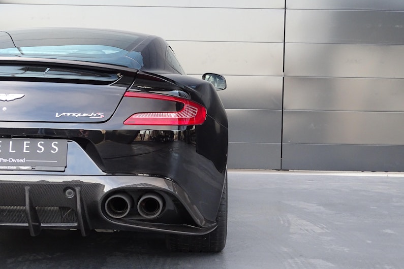 Vehicle image ASTON MARTIN V12 Vanquish
