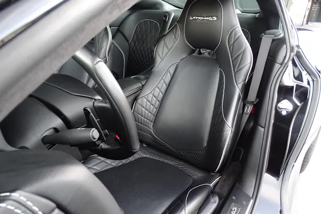 Aston Martin Vanquish S 6.0 V12